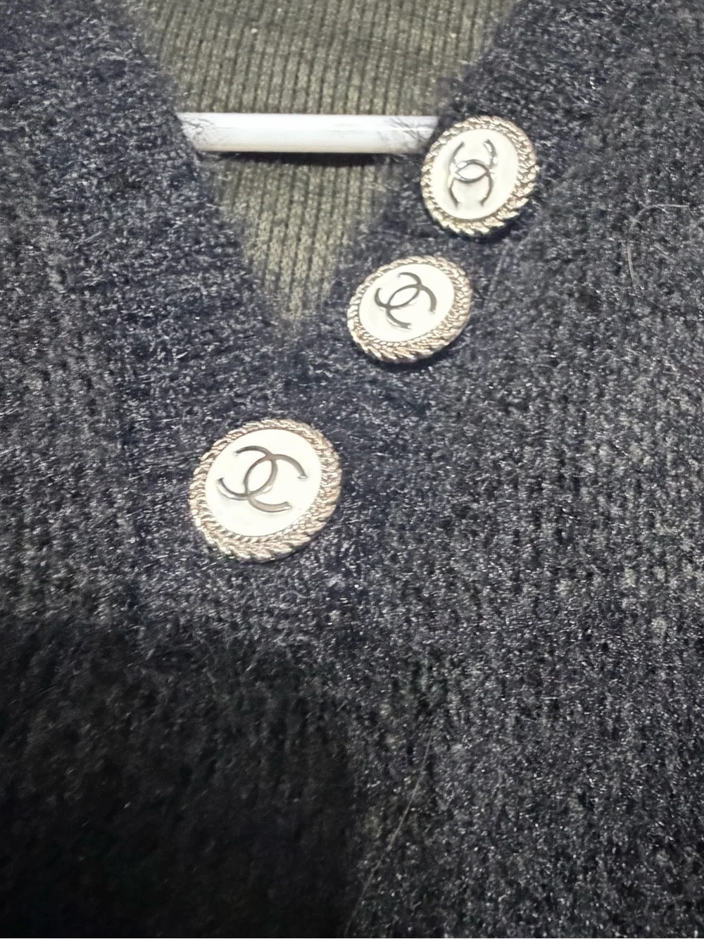 CHANEL fits small